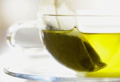 Как использовать зеленый чай вместо шампуня для волос?