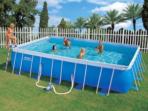 Как правильно выбрать бассейн для дачи, предназначенный для детей